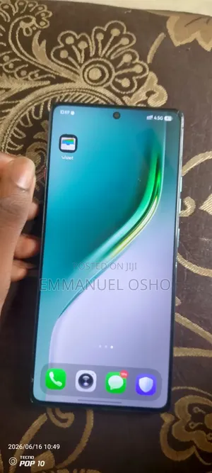 Tecno Camon 40 128 GB Silver