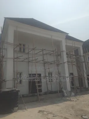 I Am a Skilled Togolese Bricklayer/House Builder