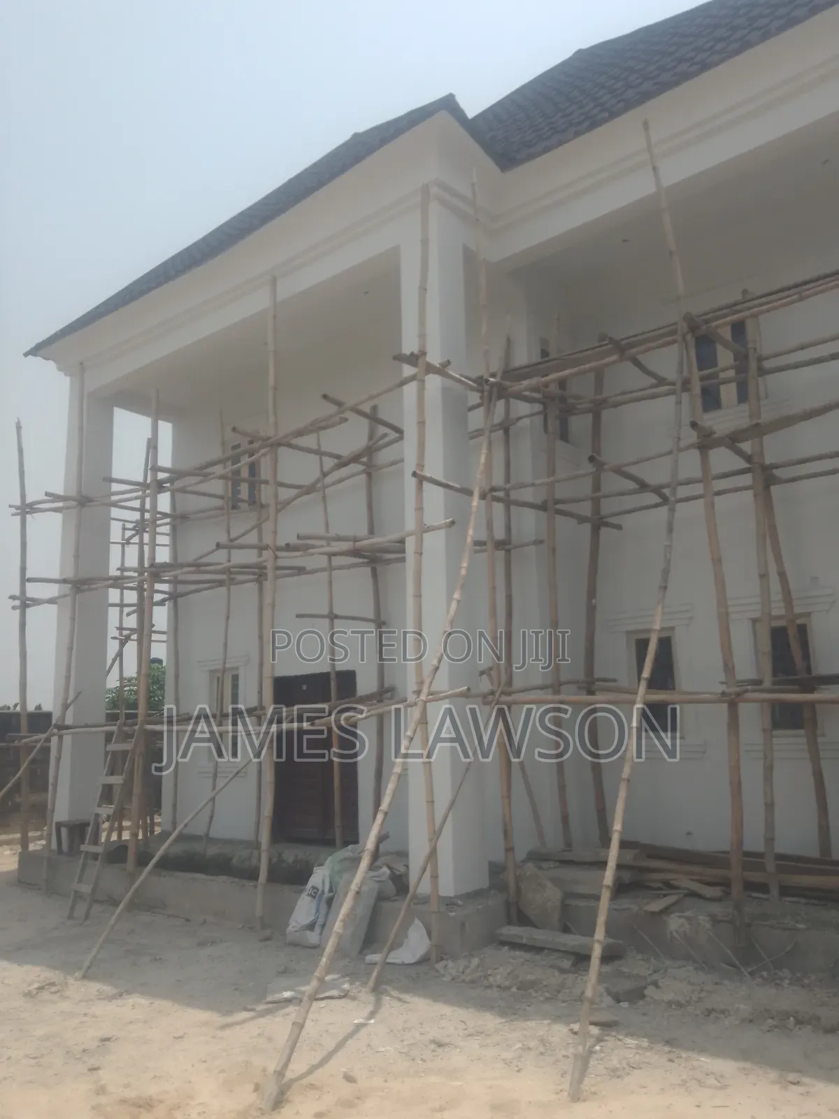 I Am a Skilled Togolese Bricklayer/House Builder