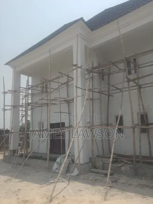 I Am a Skilled Togolese Bricklayer/House Builder