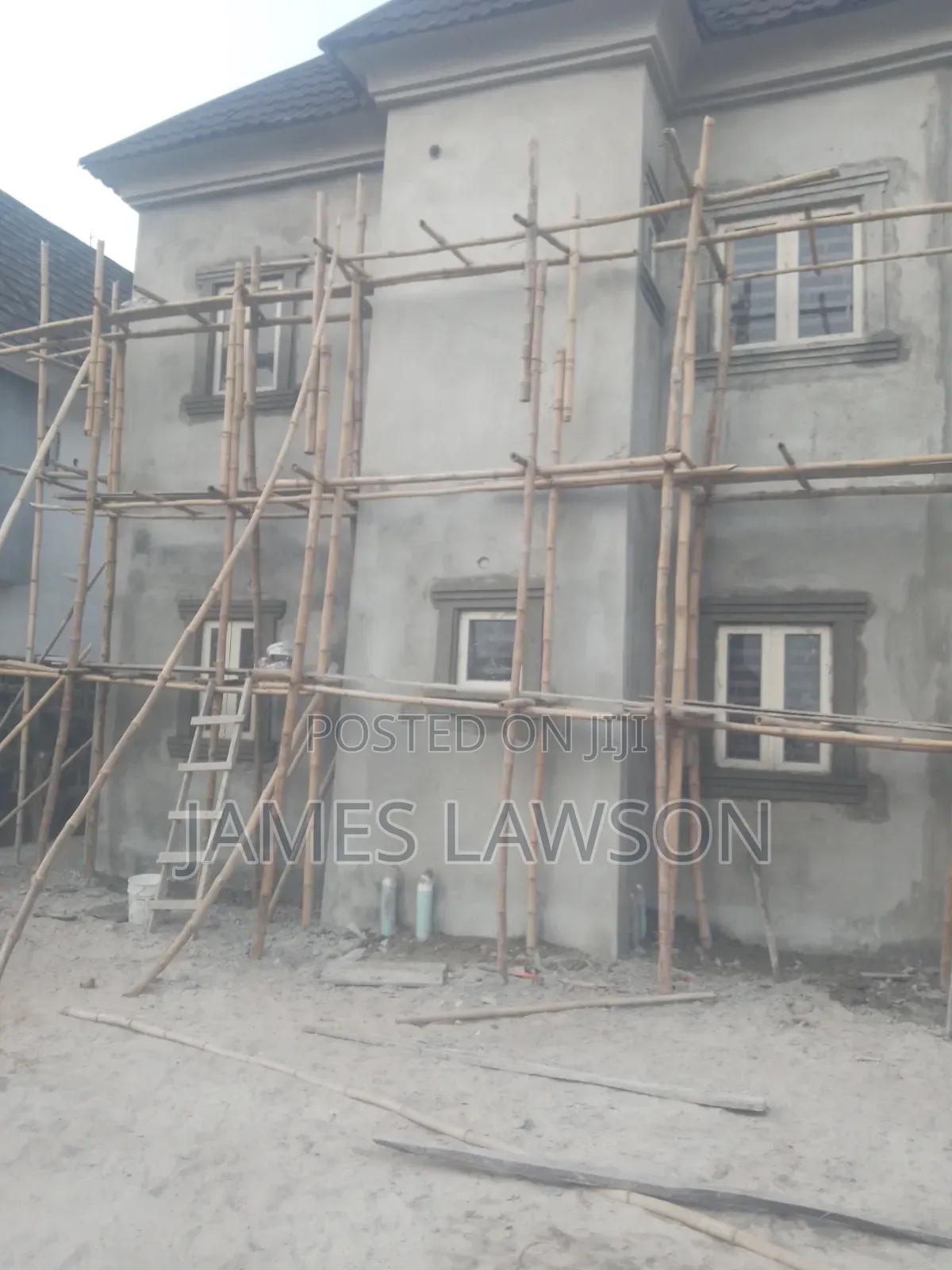 I Am a Skilled Togolese Bricklayer/House Builder