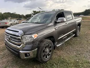 Toyota Tundra 2016 Gray