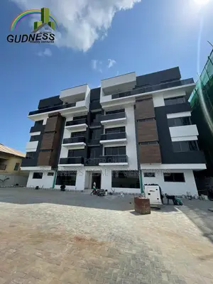 3bdrm Apartment in Lekki Phase 1 for rent