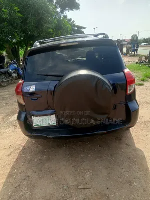 Toyota RAV4 1.8 2007 Blue