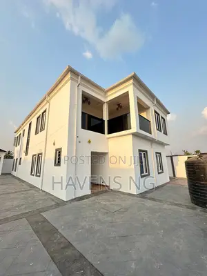 4bdrm Duplex in Jericho for sale