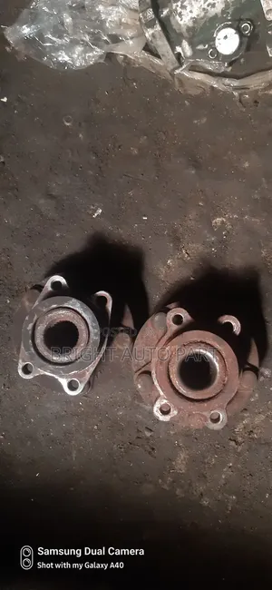 Front Hub Nissan Rogue 2008 Model