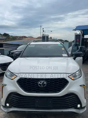 Toyota Highlander XSE 2021 White