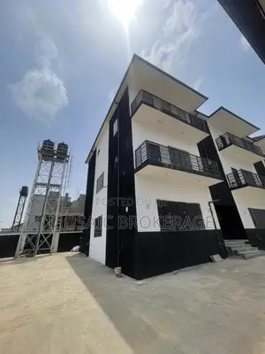 4bdrm Townhouse/Terrace in Life Camp for Sale