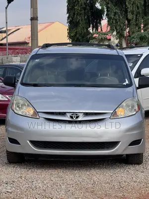 Toyota Sienna CE FWD 2009 Silver