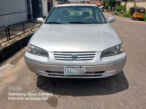 Toyota Camry 2000 Silver