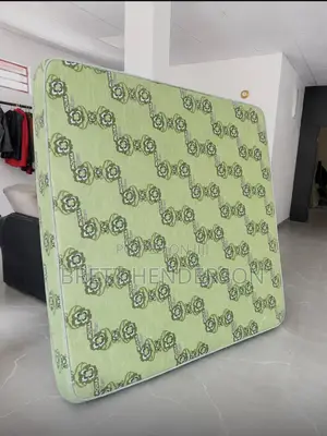 Queen Size Mouka Mattress in Perfect Condition (6 X 5)