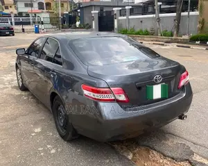Toyota Camry 2010 Gray