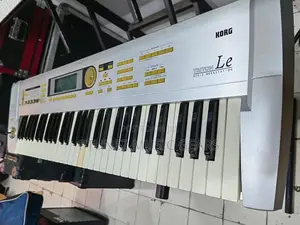 Korg Triton Le