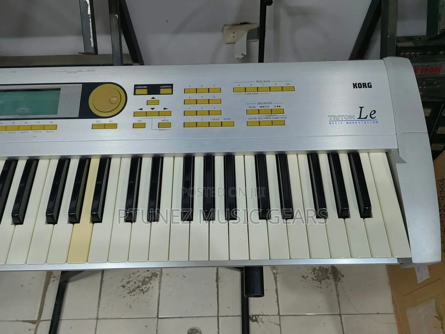 Korg Triton Le