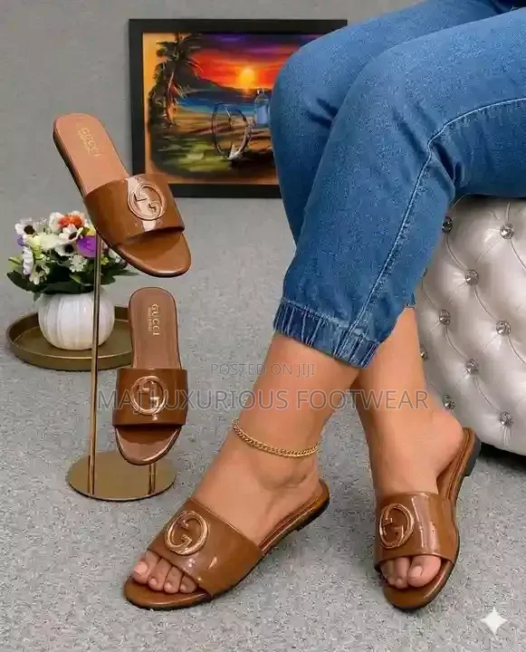 Flat Sole Palms