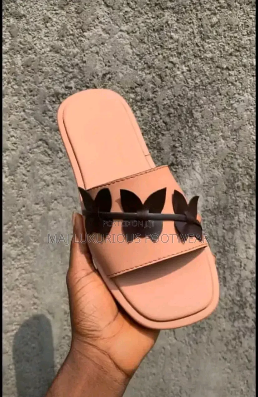 Flat Sole Palms