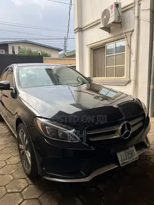 Mercedes-Benz C300 2017 Black
