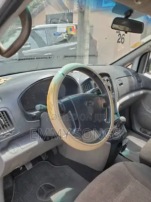 Hyundai H1 2005 White
