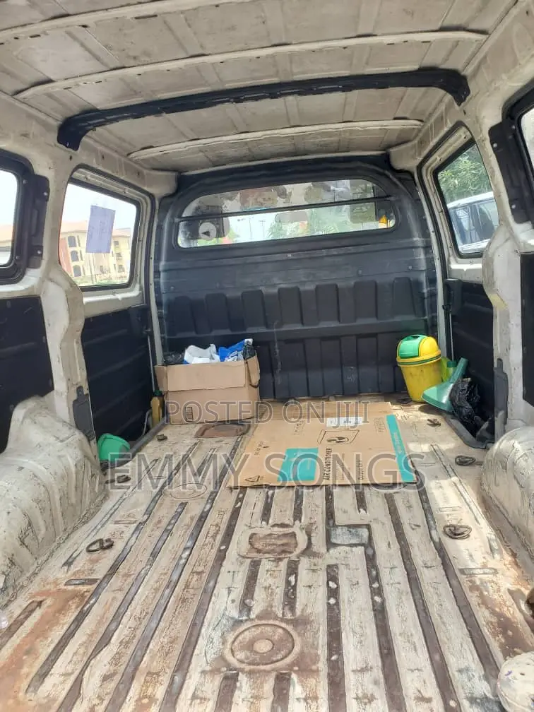 Hyundai H1 2005 White