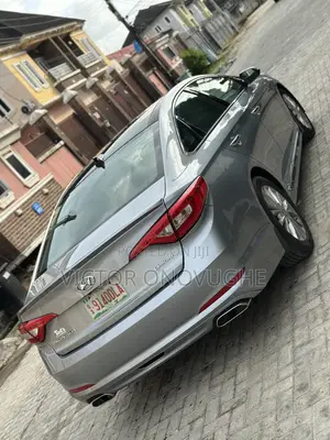 Hyundai Sonata Limited w/Brown Leather 4dr Sedan (2.4L 4cyl 6A) 2015