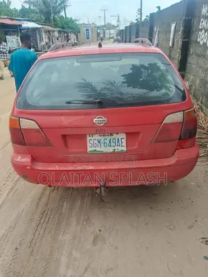 Nissan Primera 2005 Red