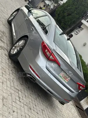 Hyundai Sonata Limited w/Brown Leather 4dr Sedan (2.4L 4cyl 6A) 2015
