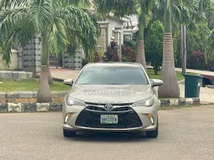 Toyota Camry XSE 4dr Sedan (3.5L 6cyl 6A) 2015 Gold