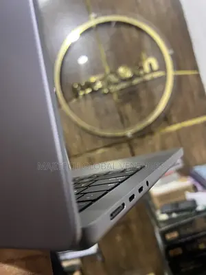 Laptop Apple MacBook Pro 2021 M1 16GB Apple M1 Pro SSD 512GB
