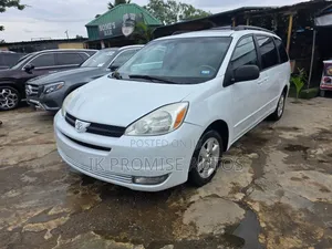 Toyota Sienna 2005 White