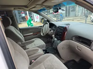 Toyota Sienna 2005 White
