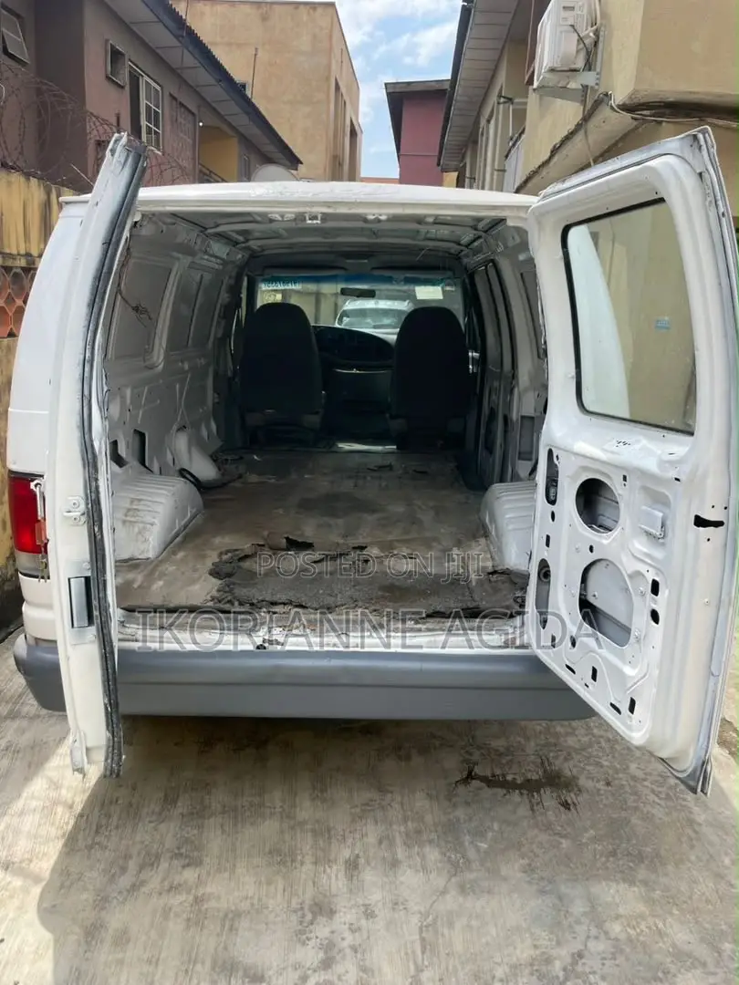 Ford Transit 2010 White