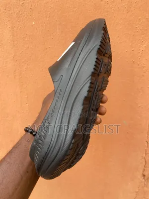 Original Hoka Recovery Slides – Modern Style Meets Premium Comfort