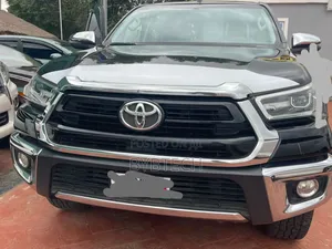Toyota Hilux 2023 Black