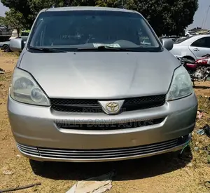 Toyota Sienna LE AWD 2005 Gold