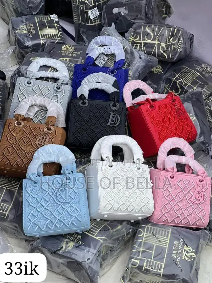 Luxury Designer Handbag – Elegant Timeless 