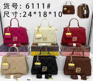 Luxury Designer Handbag – Elegant Timeless 