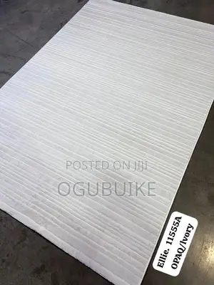 Cream Colored 4/6ft Turkish Center Rug