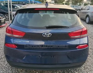 Hyundai Elantra Sport Sedan FWD (1.6L 4cyl 6M) 2017 Blue