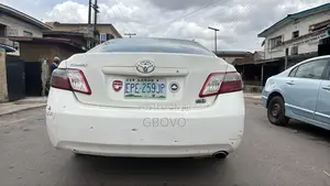 Toyota Camry Hybrid 2009 White