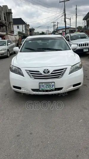 Toyota Camry Hybrid 2009 White
