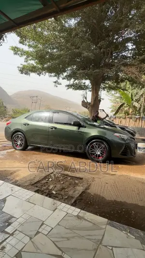 Toyota Corolla LE 4dr Sedan (1.8L 4cyl CVT) 2015 Green