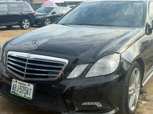 Mercedes-Benz E350 Base 4Matic Sedan AWD (3.5L 6cyl 7A) 2011 Black