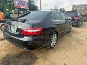 Mercedes-Benz E350 Base 4Matic Sedan AWD (3.5L 6cyl 7A) 2011 Black