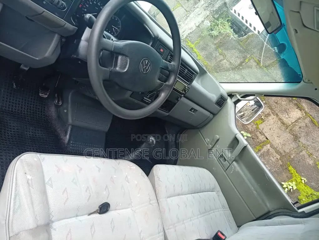 Volkswagen Transporter 2005 White