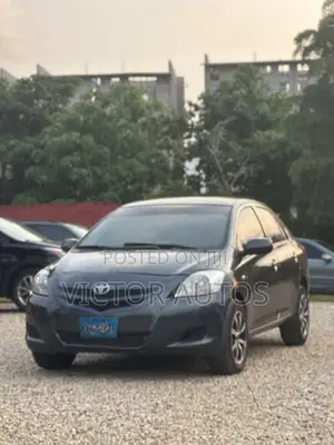 Toyota Yaris 2010 Gray