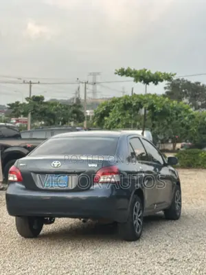 Toyota Yaris 2010 Gray