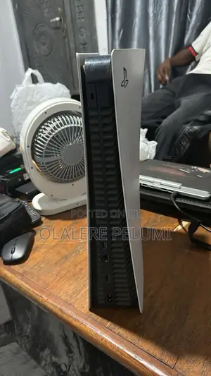 Used Ps5 With Four Pads and 4games