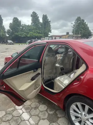 Toyota Camry 2012 Red