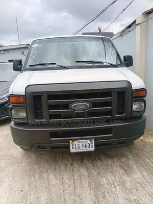 Ford Econoline 2012 White