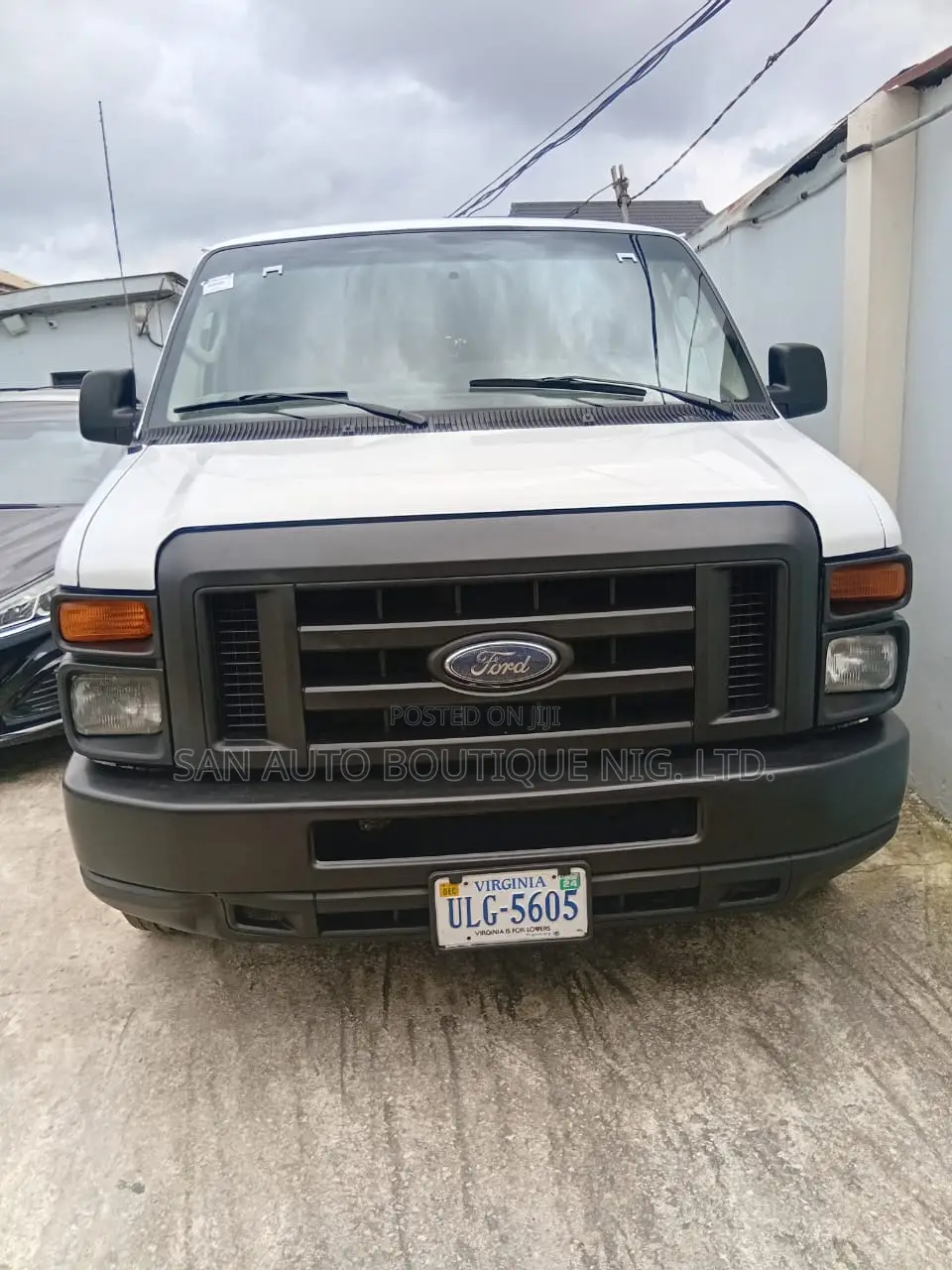 Ford Econoline 2012 White